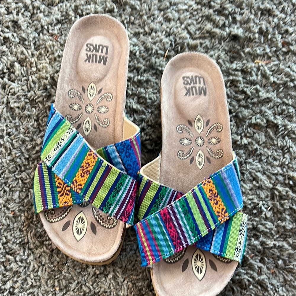 Muk Luks Blue and Green Sandals Vibrant Slip-On Style. Perfect condition.